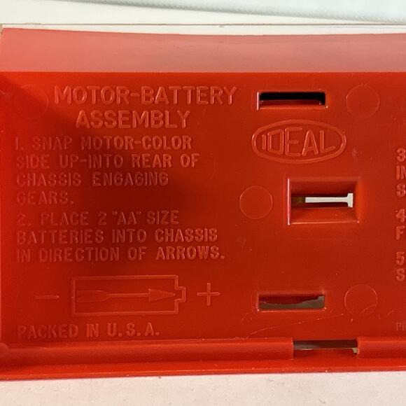 1960s Ideal Motorific Ferrari #9 Battery Operated Car w/ Original Display Case - Picture 6 of 16